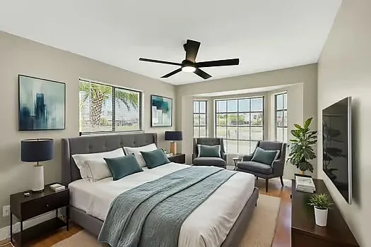 4836 Marine Dr — Photo 23