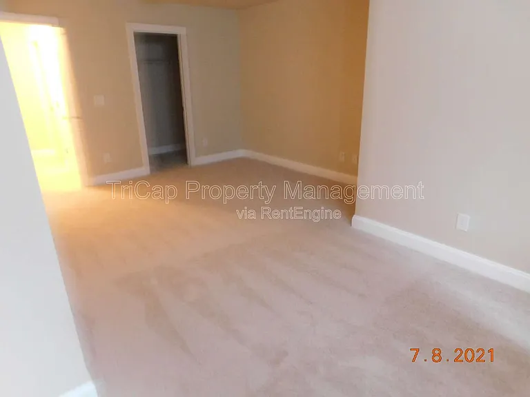 8030 Upper Lake Dr — Photo 21