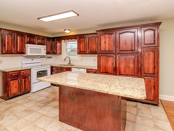 2nd image of 101 Jordan Dr