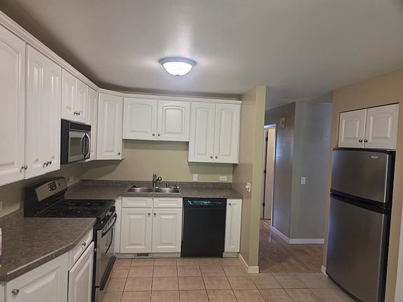 5th image of 408 Heine Ave