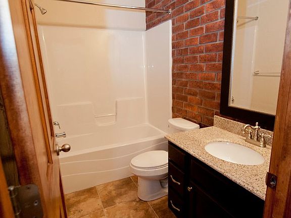 5th image of 211 S Market Ave #Ub-106