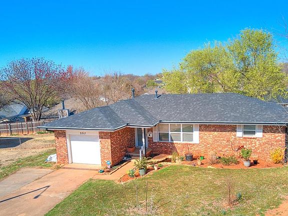 2nd image of 2717 Wyandotte Way