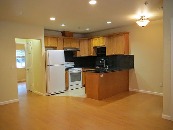 2nd image of 3390 Norwood Ave #2