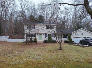 16 Sawmill Brook Ln, Mansfield, CT 06250