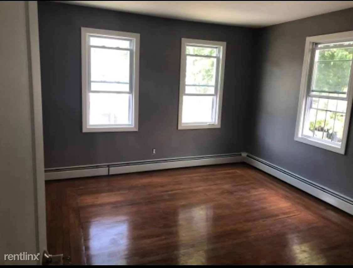77 Marietta St — Photo 3