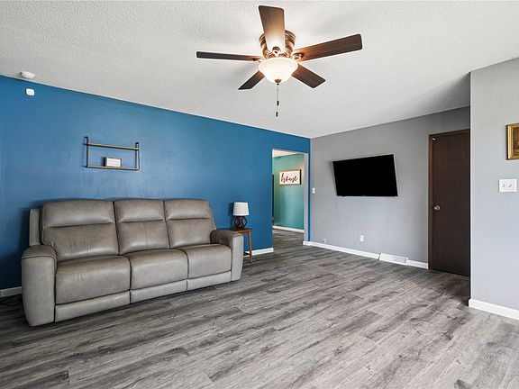 4th image of 1745 Daleview Dr