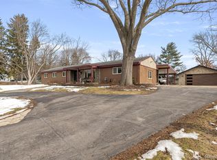 30320 Rosemond Dr, Franklin, MI 48025