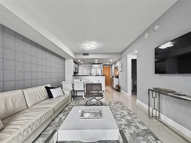 253 NE 2nd St #1003 — Photo 8
