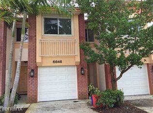6646 Town Square Dr, Davie, FL 33314