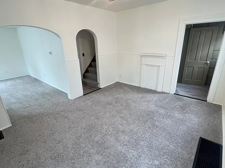 1224 Main Ave W — Photo 5
