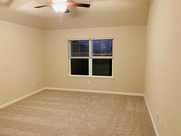 808 Fallbrook Dr — Photo 30