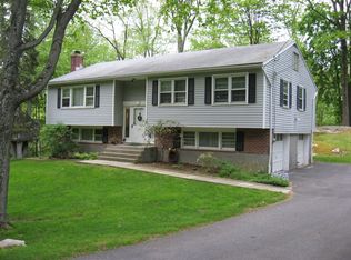 56 Lakeside Dr, Katonah, NY 10536