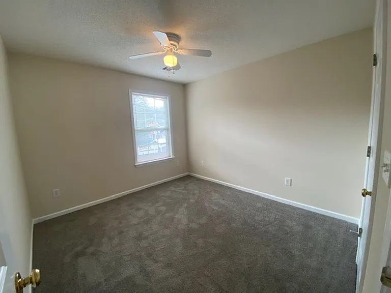 5463 Medlock Corners Dr — Photo 33