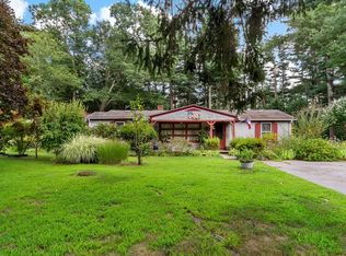 262 Peckham Rd, Acushnet, MA 02743