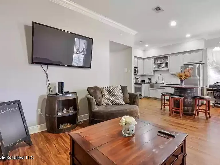699 Dunbar Ave #304 — Photo 5