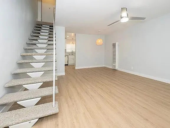 418 N Broadway #418.3 — Photo 33