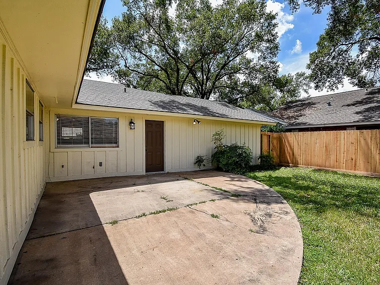 10030 Haddington Dr — Photo 27