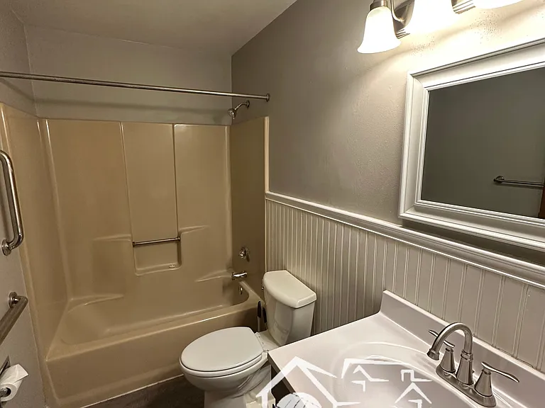1335 Moreland St #B — Photo 6