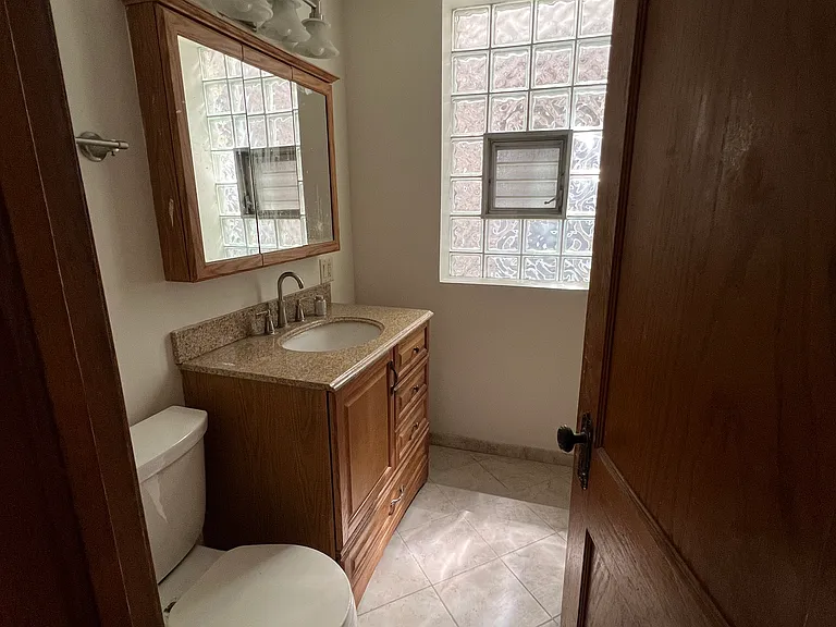 5038 W Hutchinson St #1 — Photo 7