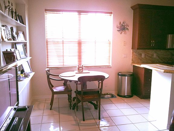 4th image of 859 Savannah Falls Dr