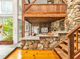 880 W Mill Rd, Mattituck, NY 11952