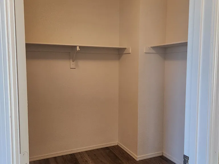 5931 W Albeniz Pl — Photo 17