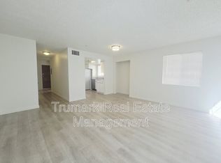2923 Montrose Ave #105, La Crescenta, CA 91214
