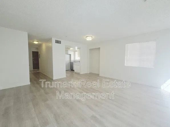 2923 Montrose Ave #105, La Crescenta, CA 91214