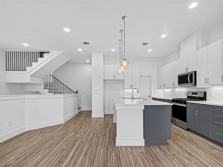 2105 Holman St — Photo 19