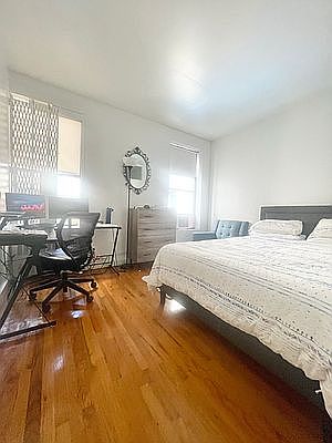 3rd image of 710 Amsterdam Ave APT 4B