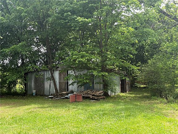 5th image of 1110 W Holt Rd