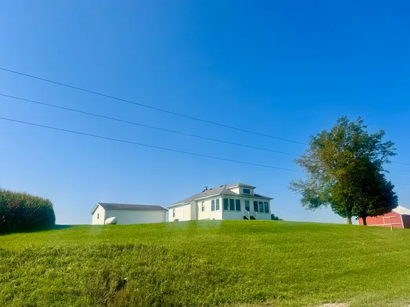 2531 115th Ave, Viola, IL 61486