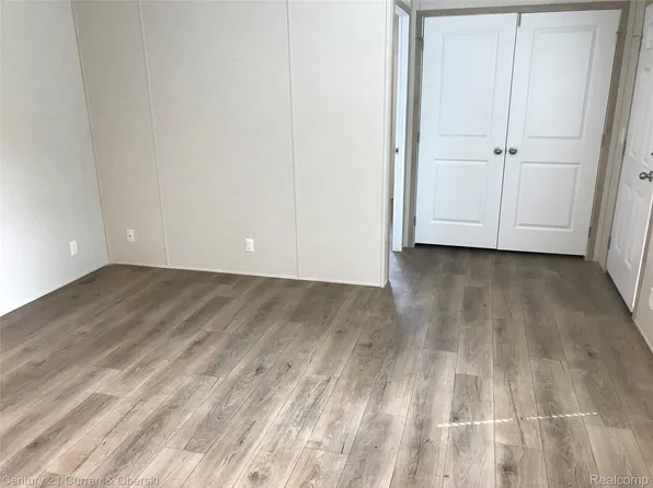 6564 E Michigan Ave Trailer 81, Saline, MI 48176