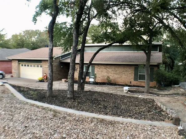 4001 Cimmaron Trl, Granbury, TX 76049