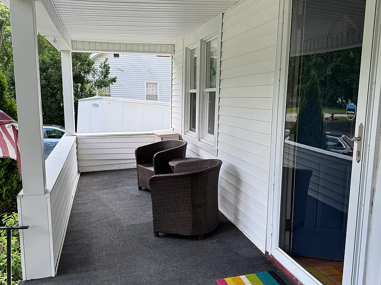 905 S Prairie St — Photo 2