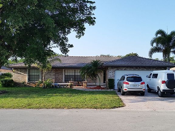 2nd image of 8462 NW 7th St