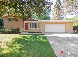 854 Fair Ln, Northbrook, IL 60062