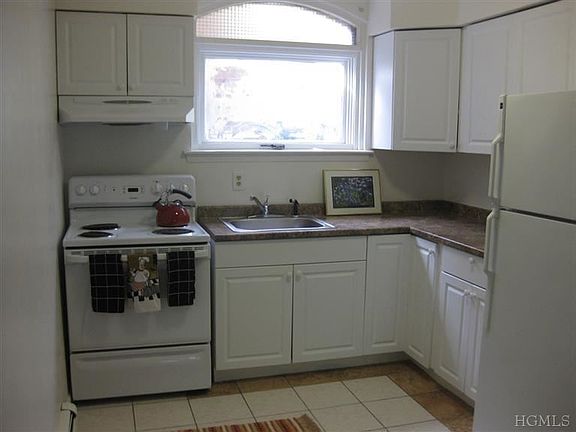2nd image of 1 Beecher Ln APT A2