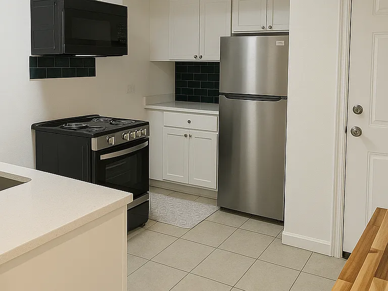 2710 N Lawndale Ave #G — Photo 5