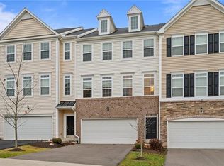 17 Roosevelt Dr, Mc Kees Rocks, PA 15136