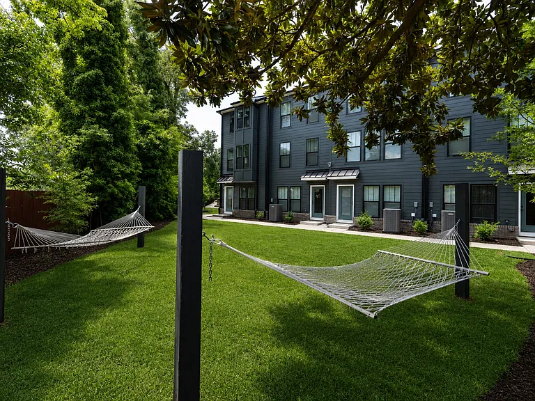 Maybrook Terraces — Photo 18