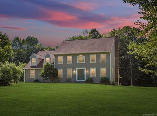 40 Meadow Ridge Dr, Lebanon, CT 06249