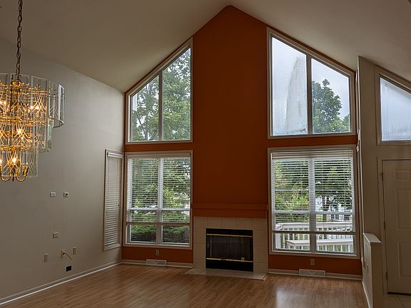 5th image of 14303 Waterford Square Dr