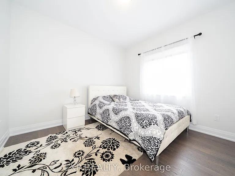 114 Seguin St — Photo 28