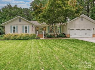 2911 Butter Churn Ln, Matthews, NC 28105