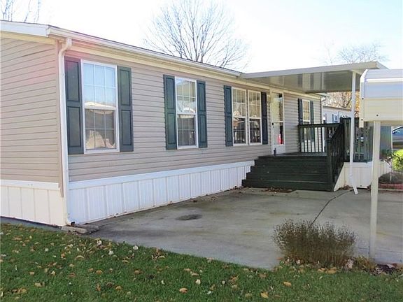 2nd image of 1048 S Park Dr