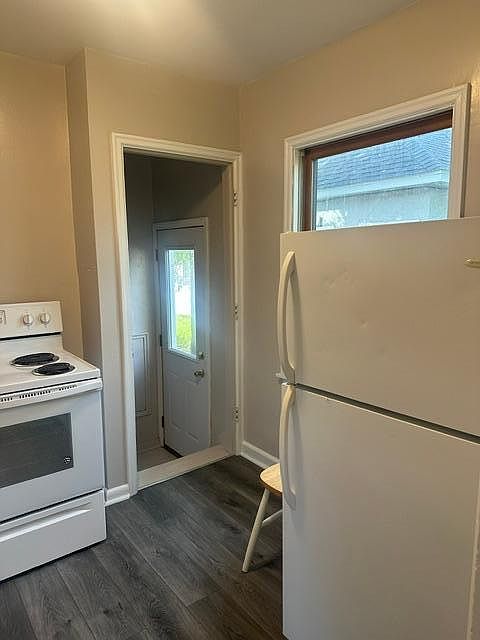 4th image of 219/221 14th St NW