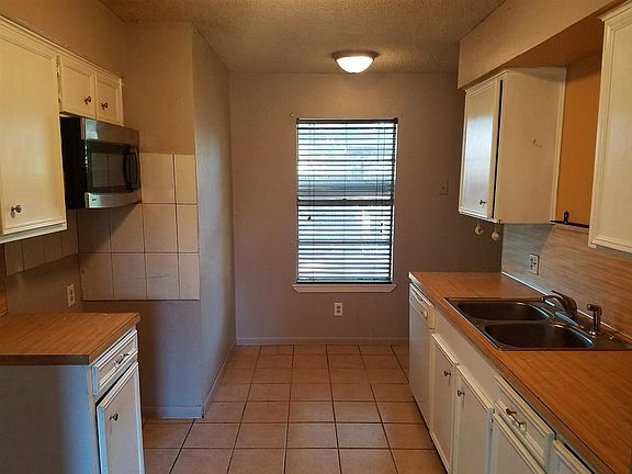 4th image of 530 Henderson Blvd