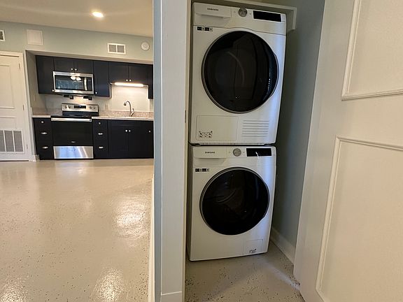 5th image of 715 Sherman St APT 20