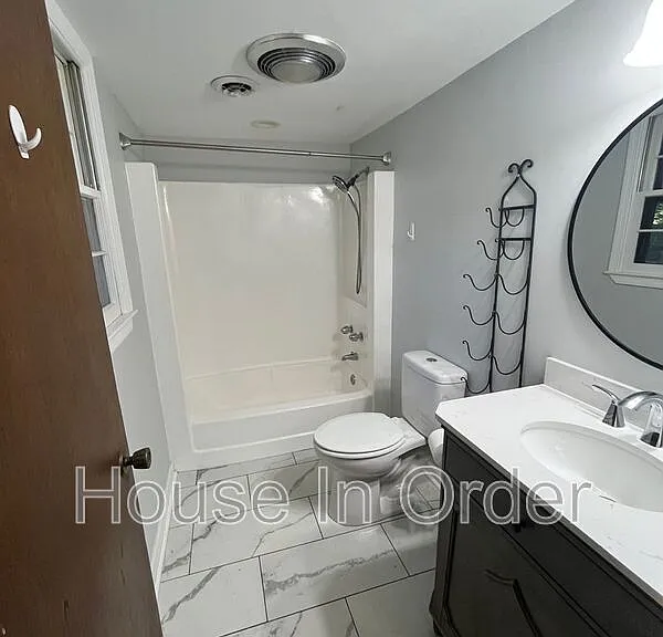 1160 W Blue Ridge Rd — Photo 6